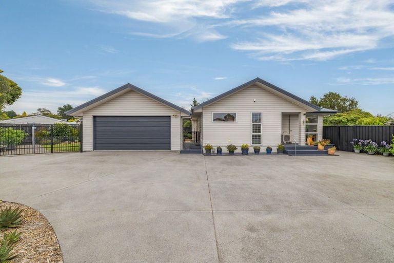 Photo of property in 10 Cowper Place, Avondale, Christchurch, 8061