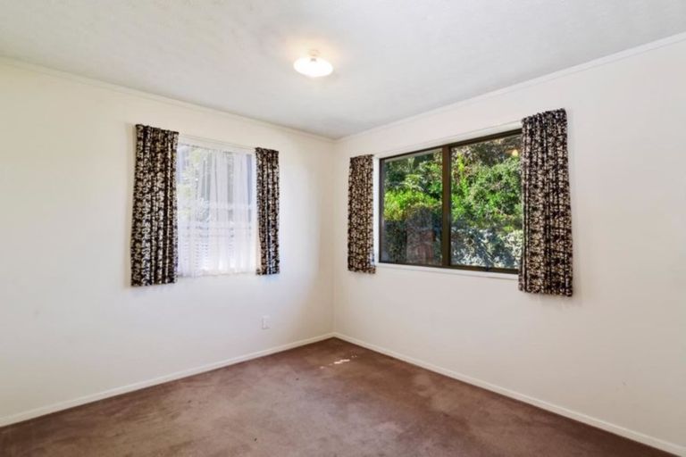 Photo of property in 8 Leo Place, Kawaha Point, Rotorua, 3010