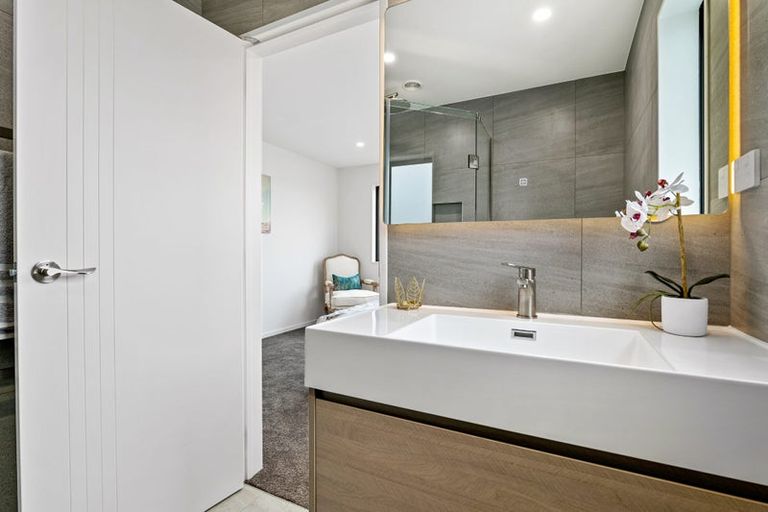 Photo of property in 49c Vera Road, Te Atatu South, Auckland, 0610