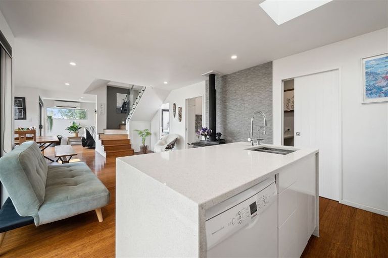 Photo of property in 94a Dyers Pass Road, Cashmere, Christchurch, 8022