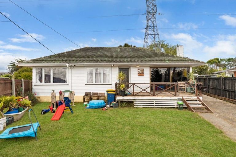 Photo of property in 23 Bedford Street, Te Atatu South, Auckland, 0610