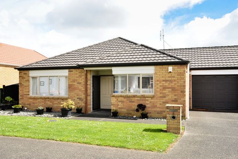 Photo of property in 8 Drummond Drive, Ranui, Auckland, 0612