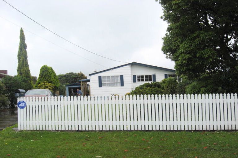 Photo of property in 6 Kokich Crescent, Onerahi, Whangarei, 0110