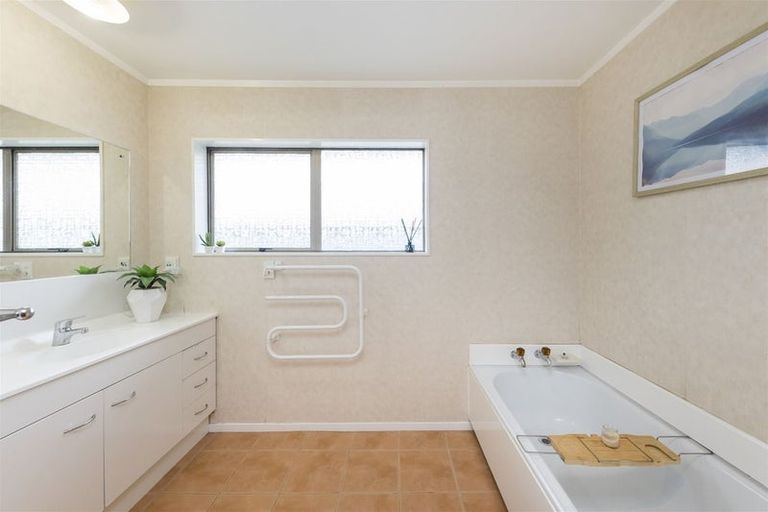 Photo of property in 80 John F Kennedy Drive, Milson, Palmerston North, 4414