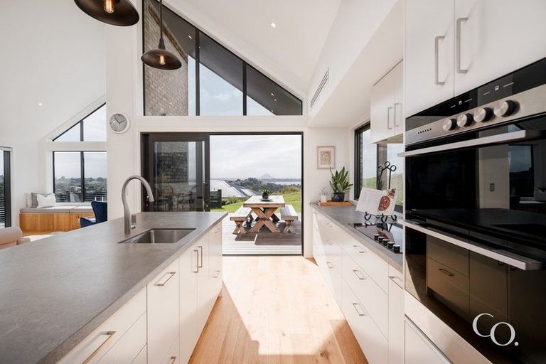 Photo of property in 42 Te Auhi Way, Welcome Bay, Tauranga, 3112