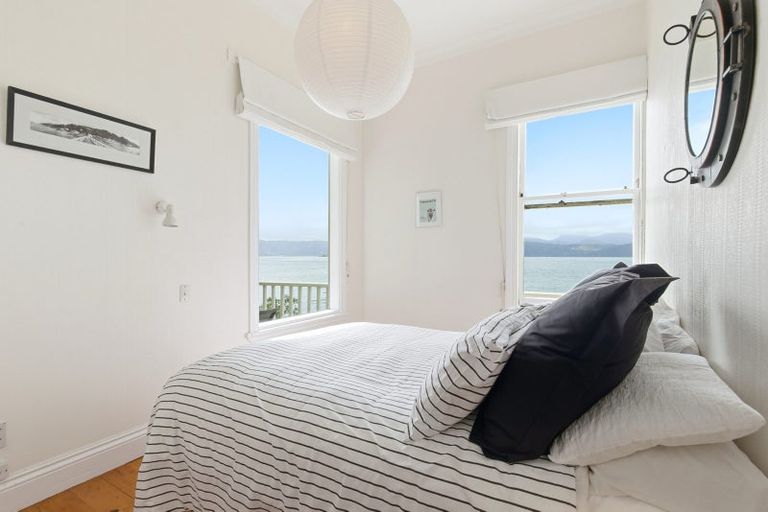 Photo of property in 427 Karaka Bay Road, Karaka Bays, Wellington, 6022