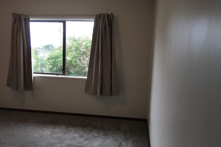 Photo of property in 2/169 Onewa Road, Birkenhead, Auckland, 0626