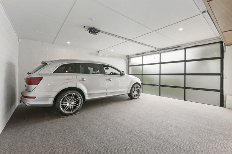 Photo of property in 14c Alfred Street, Northcote Point, Auckland, 0627