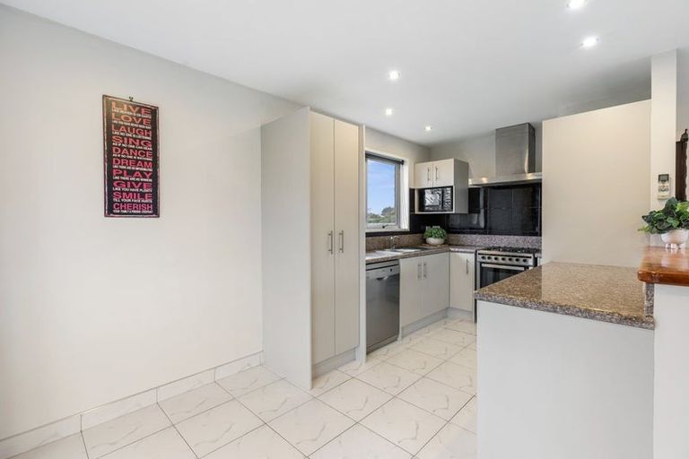 Photo of property in 18 Bayswater Crescent, Bromley, Christchurch, 8062