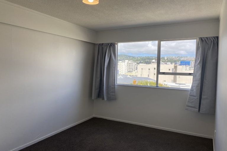 Photo of property in 5 Hawker Street, Mount Victoria, Wellington, 6011