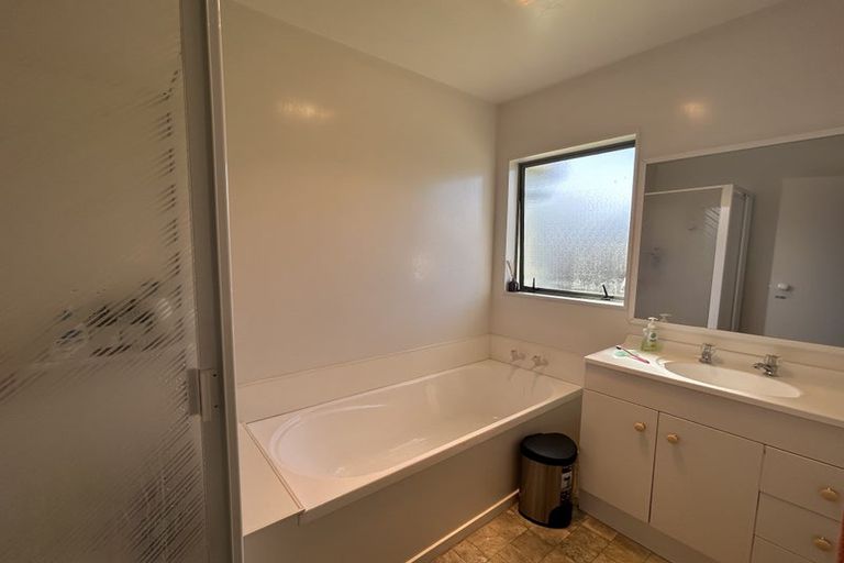 Photo of property in 79a Godley Road, Green Bay, Auckland, 0604