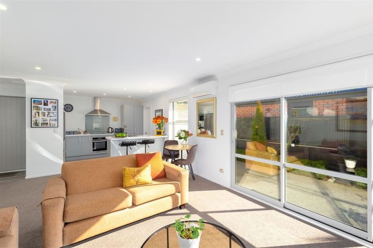 Photo of property in 1/502 Harewood Road, Harewood, Christchurch, 8051