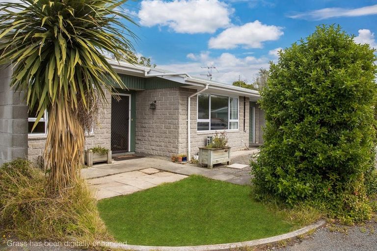 Photo of property in 2/127 Clarence Street, Riccarton, Christchurch, 8011