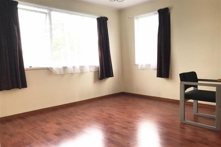 Photo of property in 22 Kelman Road, Kelston, Auckland, 0602