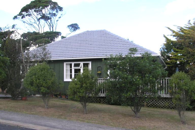 Photo of property in 1/2 Varlene Terrace, Forrest Hill, Auckland, 0620