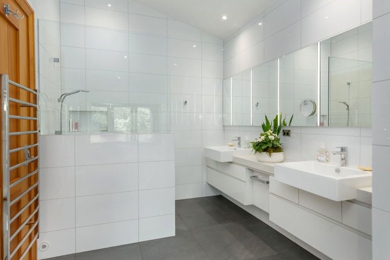 Photo of property in 42 Kuratawhiti Street, Greytown, 5712