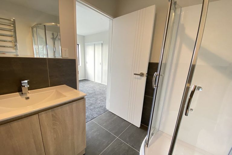 Photo of property in 3e Westall Road, New Lynn, Auckland, 0600