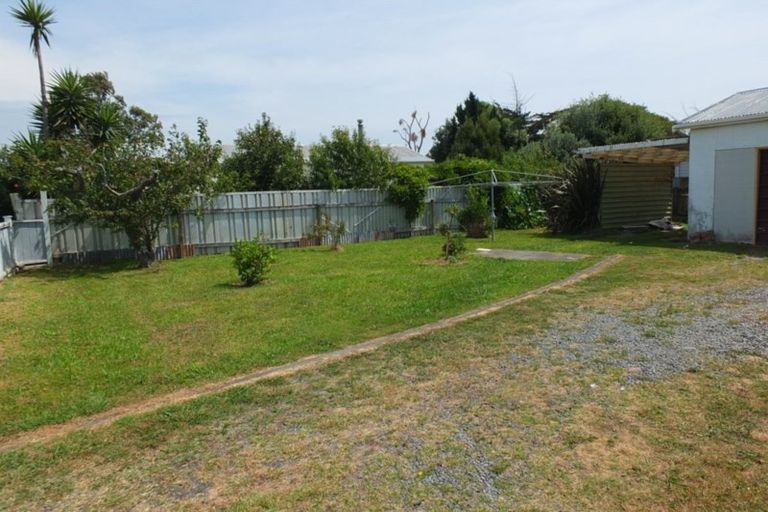 Photo of property in 8a Te Awa Street, Foxton Beach, Foxton, 4815