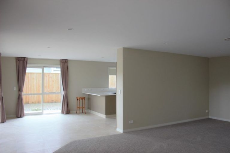 Photo of property in 74 Te Atatu Road, Te Atatu South, Auckland, 0610