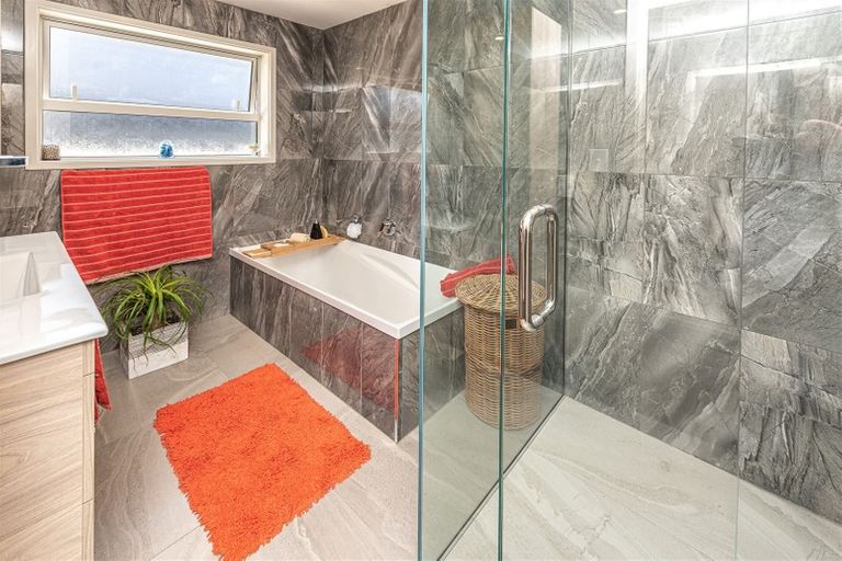 Photo of property in 98 Matai Street, Castlecliff, Whanganui, 4501