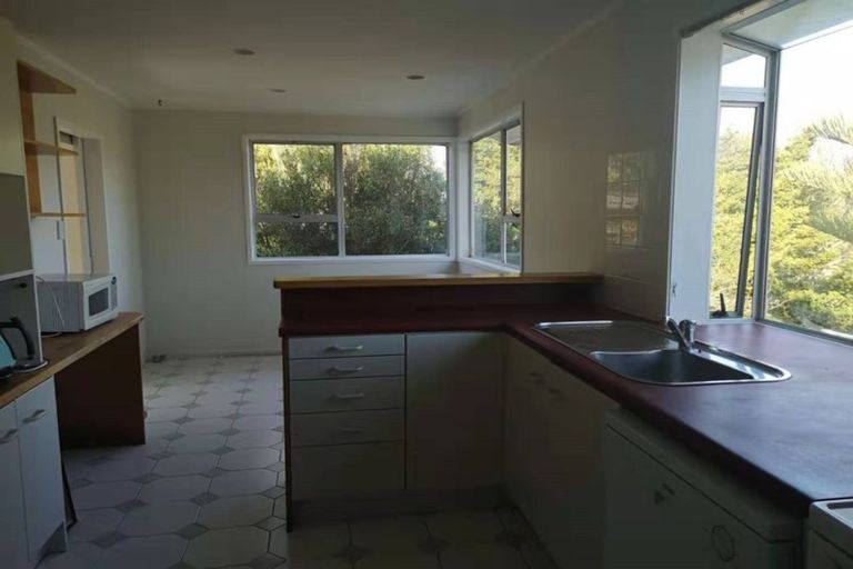 Photo of property in 11 Tempo Place, Torbay, Auckland, 0630