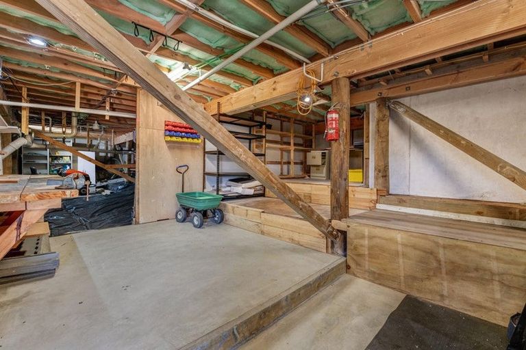 Photo of property in 1/4 Roberts Road, Matakatia, Whangaparaoa, 0930