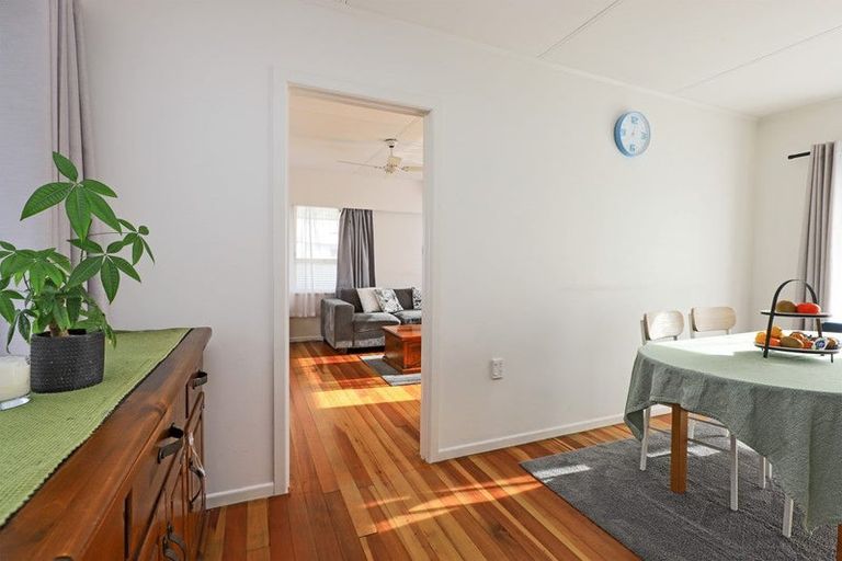 Photo of property in 16 Mangarau Crescent, Havelock North, 4130