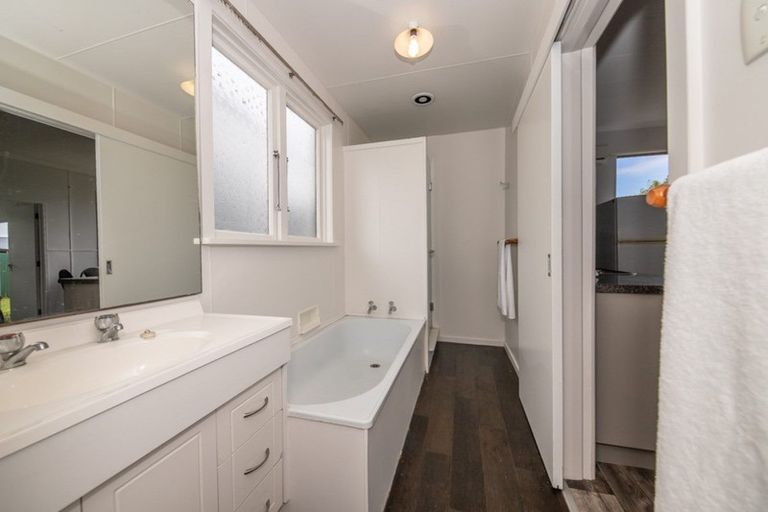 Photo of property in 14 Queen Street, Westport, 7825