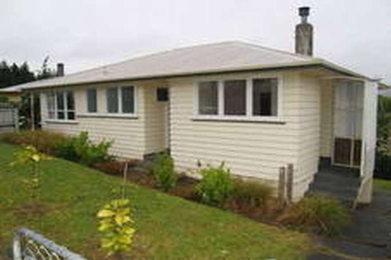 Photo of property in 10 Komata Grove, Waitangirua, Porirua, 5024