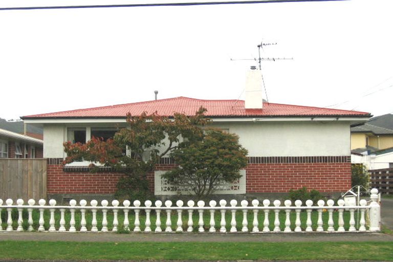 Photo of property in 208 Taita Drive, Avalon, Lower Hutt, 5011