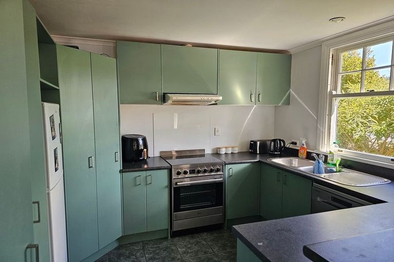 Photo of property in 8a Somerset Avenue, Newtown, Wellington, 6021