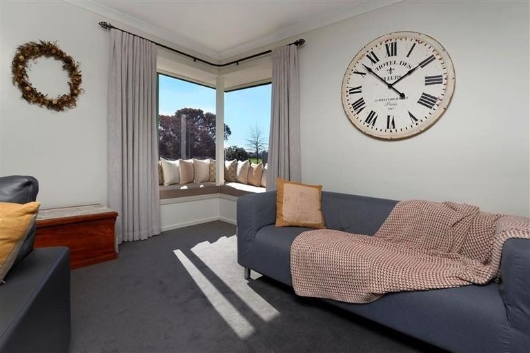 Photo of property in 21 Ngawhatu Road, Stoke, Nelson, 7011