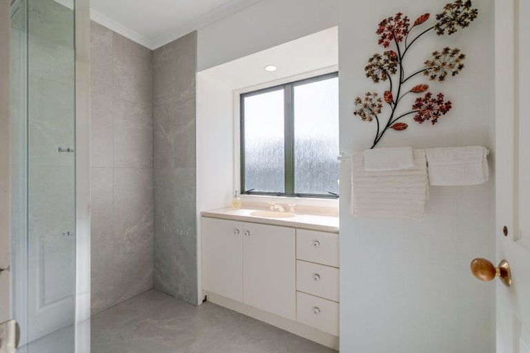 Photo of property in 8 Rothesay Place, Highbury, Palmerston North, 4412