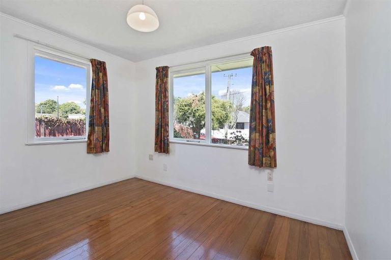 Photo of property in 22 Flay Crescent, Burnside, Christchurch, 8053