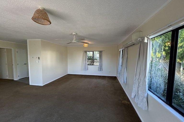 Photo of property in 14 Barrow Place, Te Puke, 3119