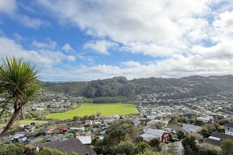 Photo of property in 5a Becker Way, Karori, Wellington, 6012
