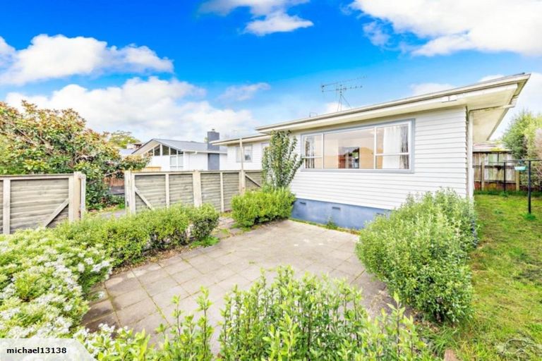 Photo of property in 1/47 Larne Avenue, Pakuranga Heights, Auckland, 2010