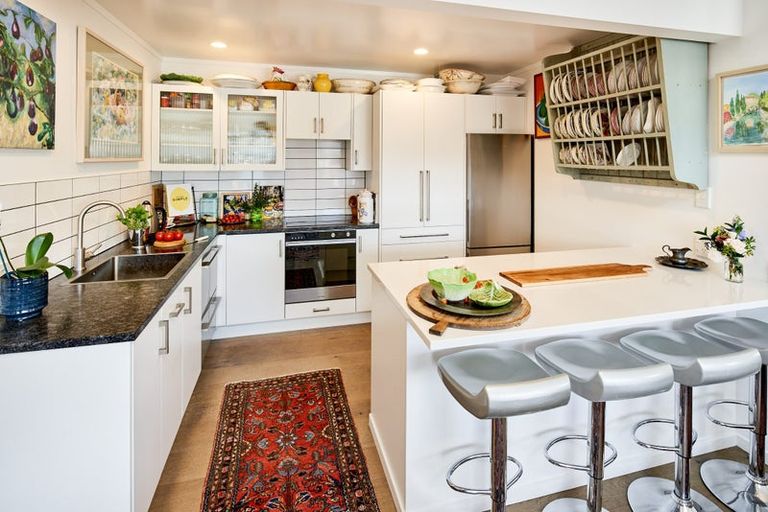 Photo of property in Tennyson Apartments, 4/25 Tennyson Street, Te Aro, Wellington, 6011