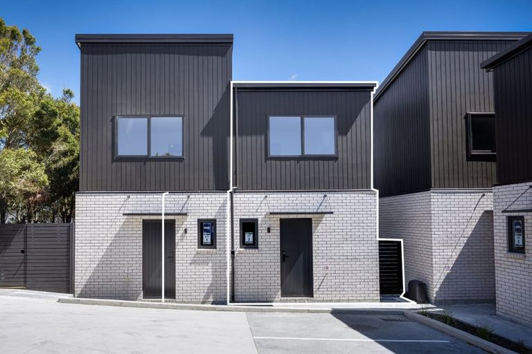 Photo of property in 96b Bluebird Crescent, Unsworth Heights, Auckland, 0632