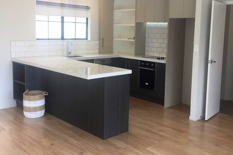 Photo of property in 8a Diosma Place, Botany Downs, Auckland, 2010