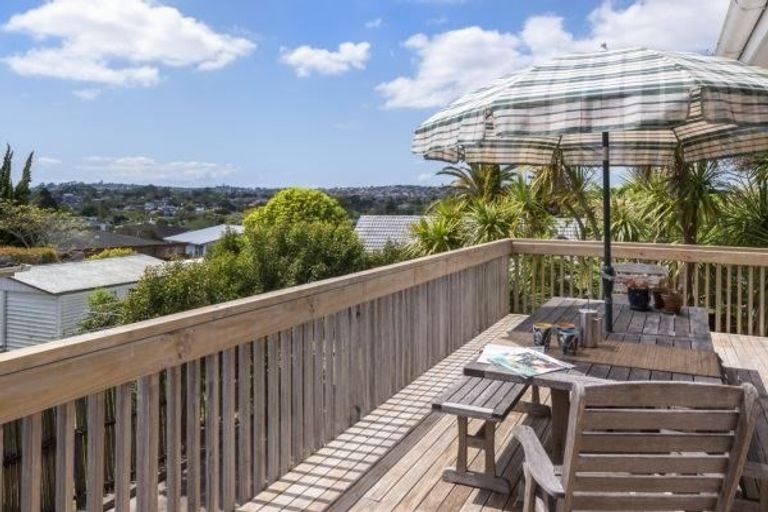 Photo of property in 8 Pooley Street, Pakuranga Heights, Auckland, 2010