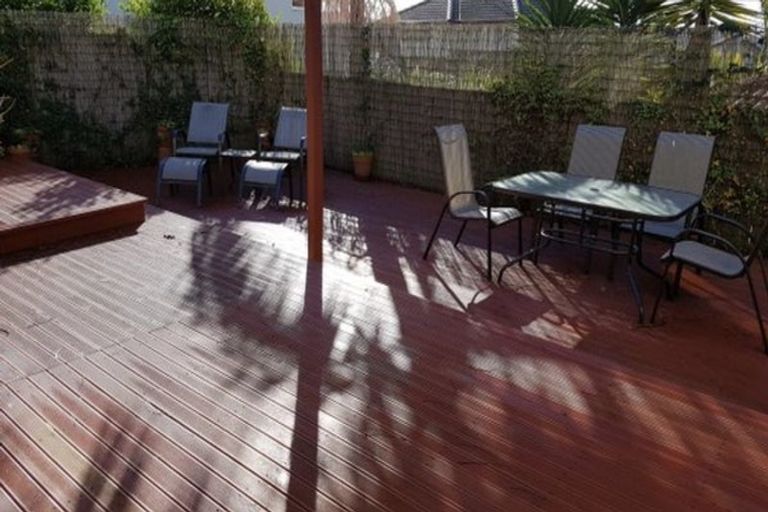 Photo of property in 62 Scarlet Oak Drive, Schnapper Rock, Auckland, 0632