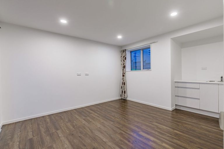 Photo of property in 3 Tuangi Street, Long Bay, Auckland, 0630