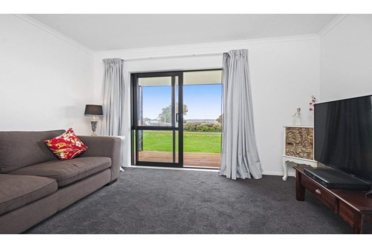 Photo of property in 2630 Awhitu Road, Awhitu, Waiuku, 2684