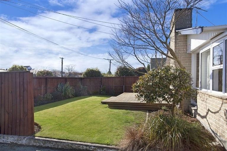 Photo of property in 25 Delph Street, Avonhead, Christchurch, 8042