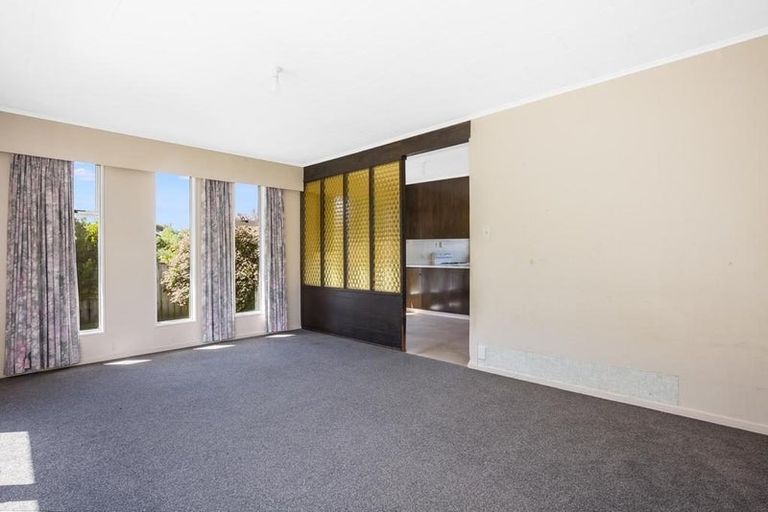 Photo of property in 15a Mckeefry Grove, Tawa, Wellington, 5028