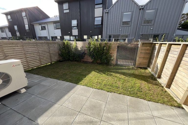 Photo of property in 2/130 Richmond Street, Petone, Lower Hutt, 5012
