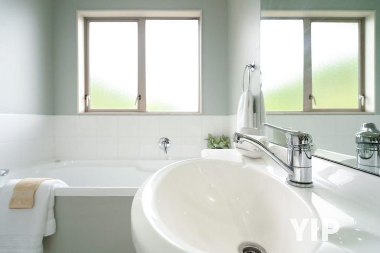 Photo of property in 50 Erlestoke Crescent, Churton Park, Wellington, 6037