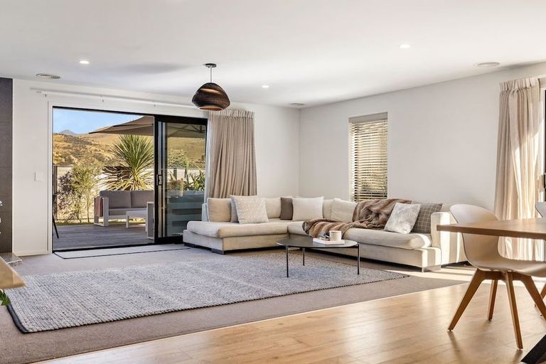 Photo of property in 13 Wheat Street, Jacks Point, Queenstown, 9371