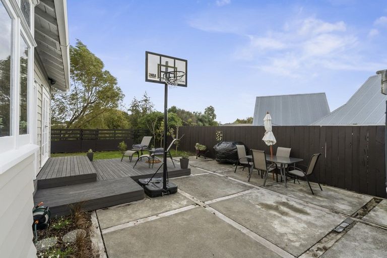 Photo of property in 20 Perrin Place, Kelvin Grove, Palmerston North, 4414